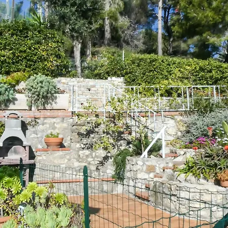 Silvia Al Mare دْيانو مارينا